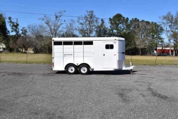 2002-logan-coach-3hbp-3-horse-trailer.jpg 2002 Logan Coach 3HBP 3 Horse Trailer