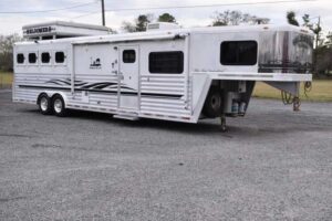 2003-bloomer-8414lq-4-horse-trailer-with-14-short-wall.jpg 2003 Bloomer 8414LQ 4 Horse Trailer with 14′ Short Wall