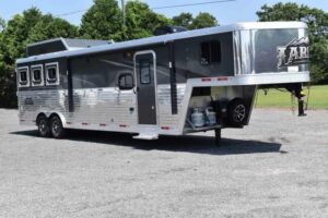 2020-bison-laredo-3-horse-trailer-with-11-short-wall.jpg 2020 Bison Laredo 3 Horse Trailer with 11′ Short Wall
