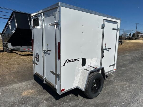 2025-HOMESTEADER-5X8-ENCLOSED-CARGO-TRAILER-BARN-DOORS-1.jpg Homesteader 5 x 8 Enclosed V-Nose Cargo Trailer – Barn Doors