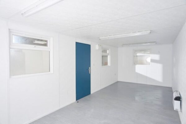 24x10-Standard-Jack-Leg-inside2-960x640-1-800x533-1.jpg 24ft x 10ft Jackleg Cabin (Site Cabin)
